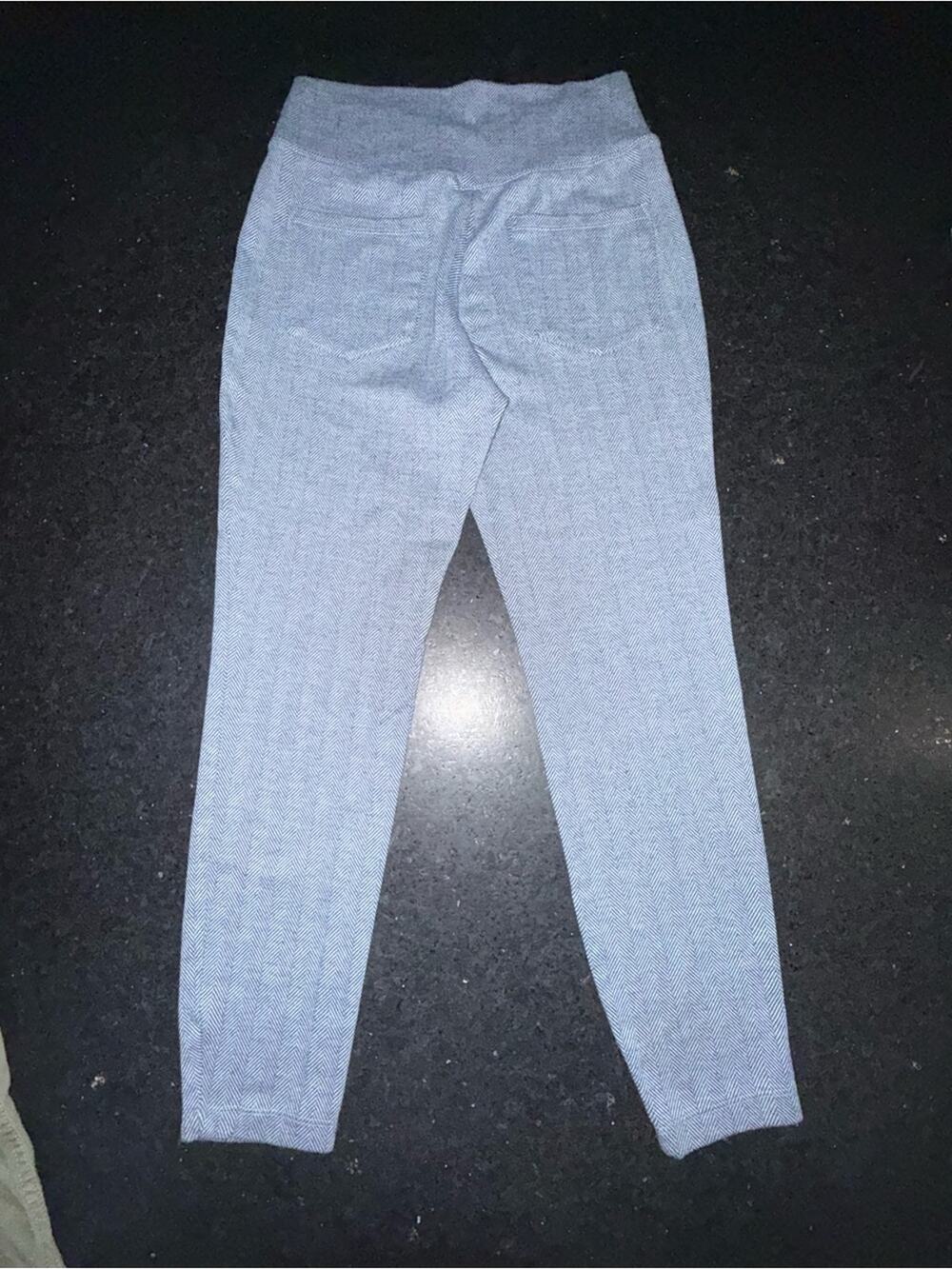 UEC HALARA Crossover V shape waistband Navy Blue White Herringbone Leggings SZ M